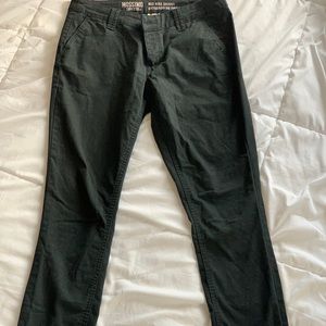 Black jeans- Mid-Rise skinny